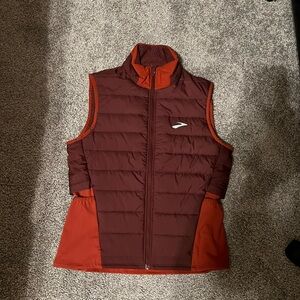 NWOT Brooks running vest